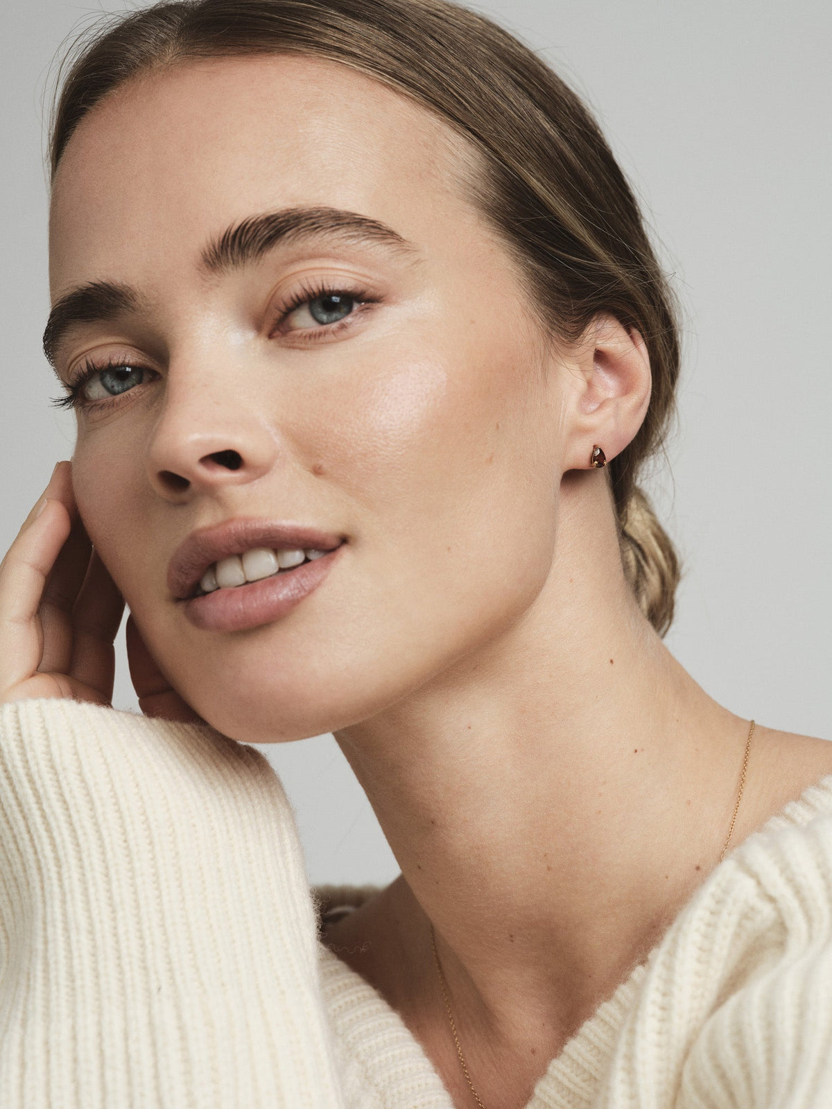 Belle Coffee Medium Studs