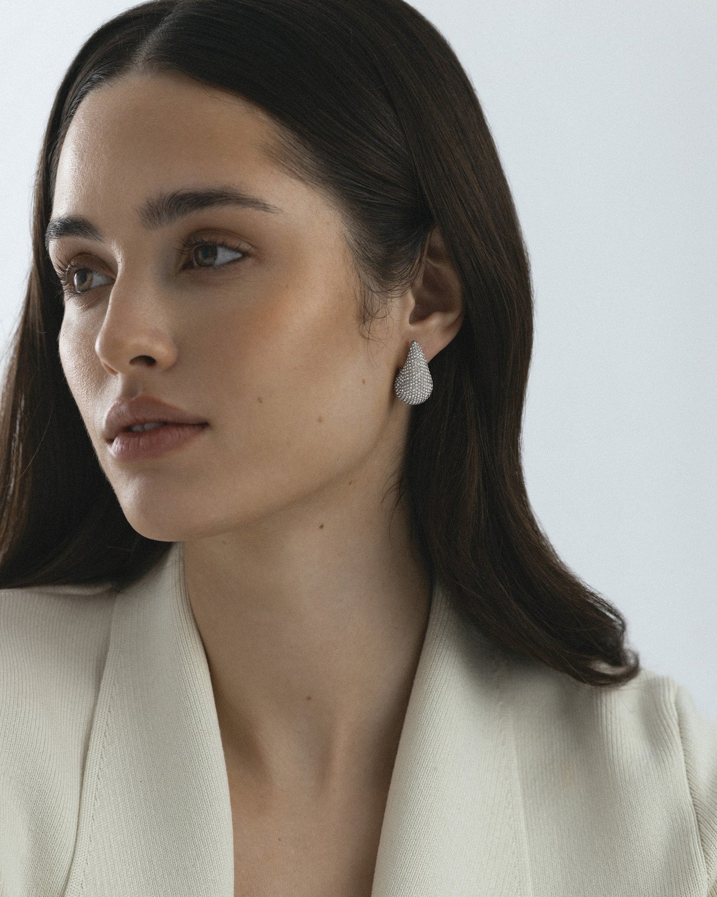 Pavé daring large earring