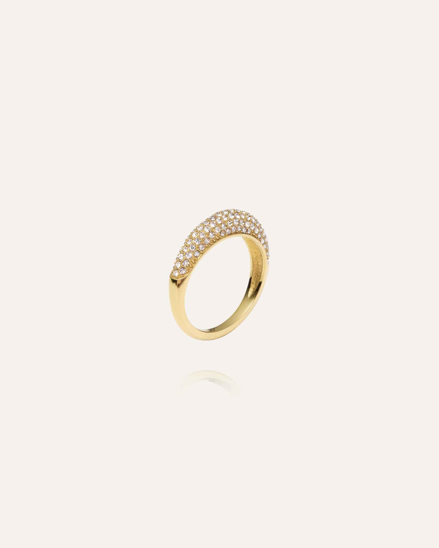 Pavé precious ring