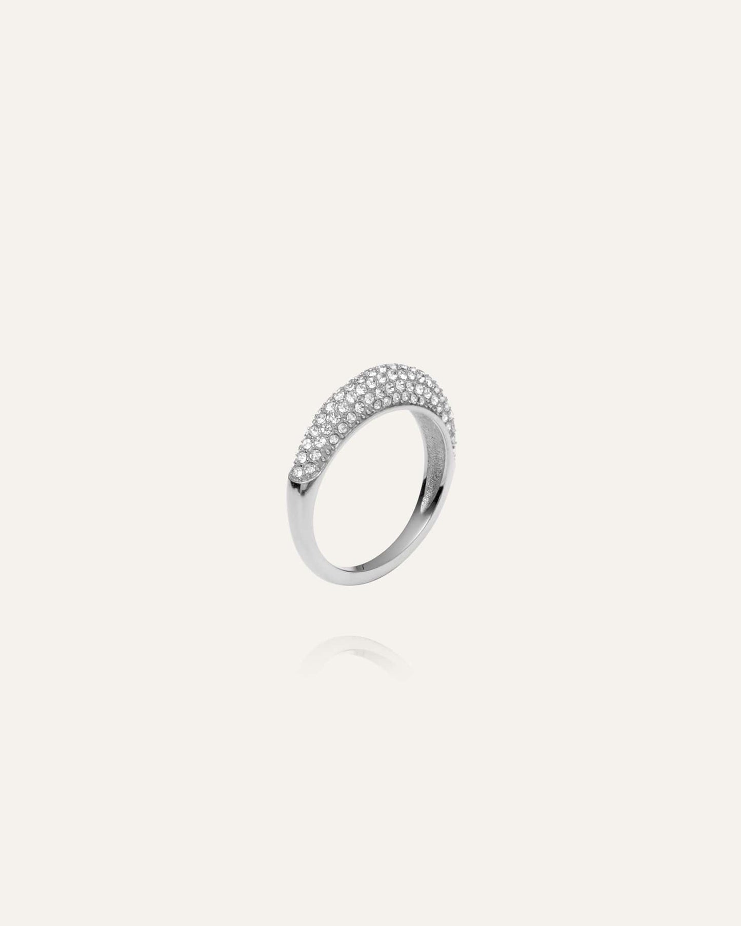 Pavé precious ring