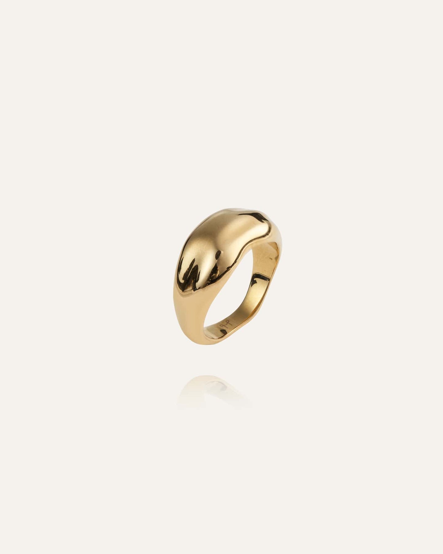 WAVY BOLDED LARGE RING