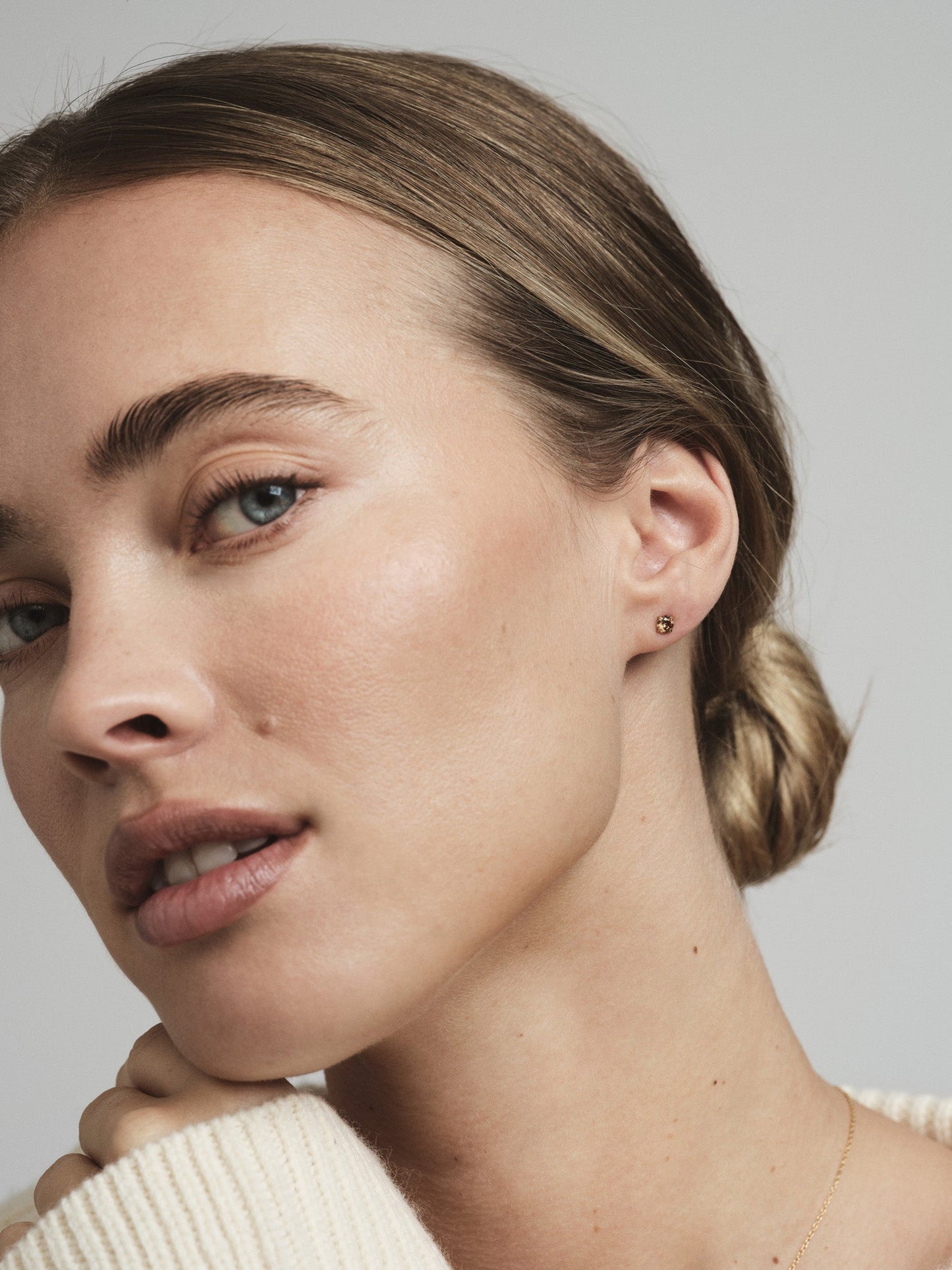 Jolie Coffee Medium Studs