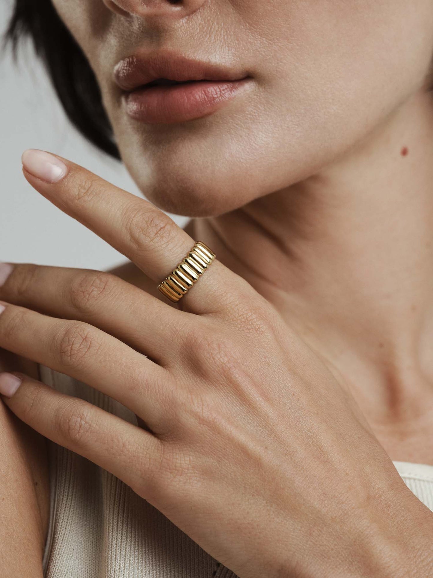 Chic Ribbed Ring