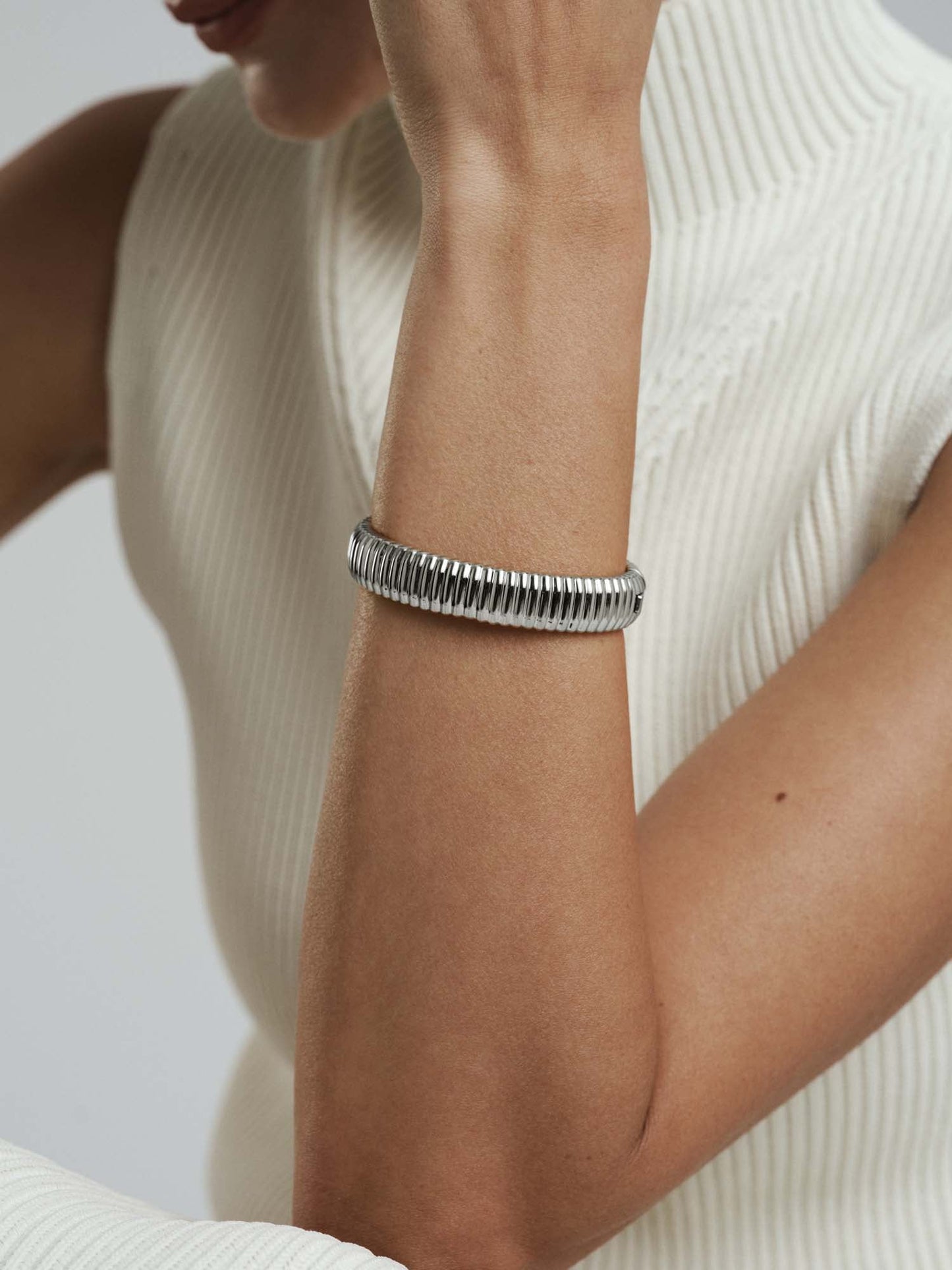 Retro Ribbed Silver Bangle