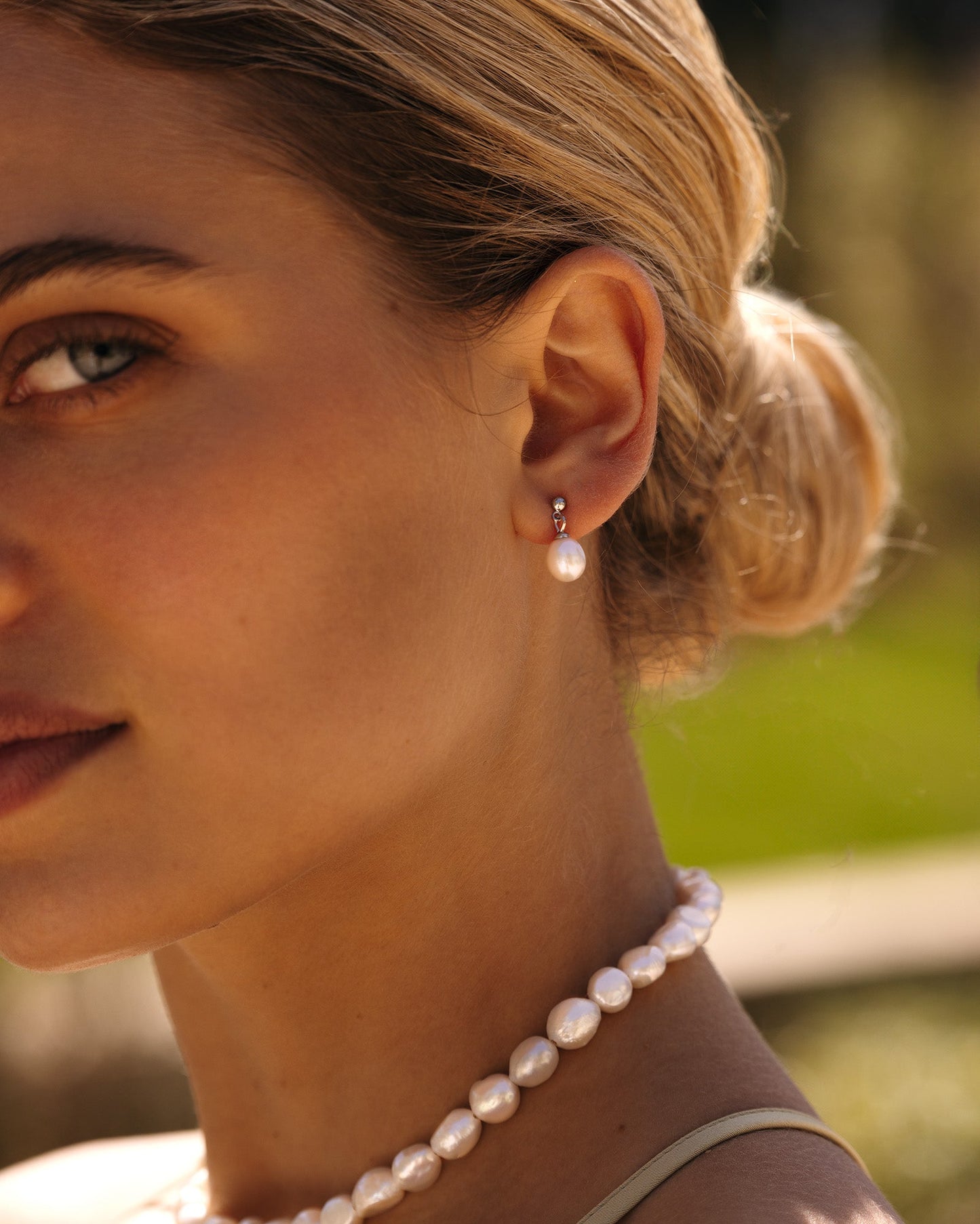 Aura Pearl Steel Earring