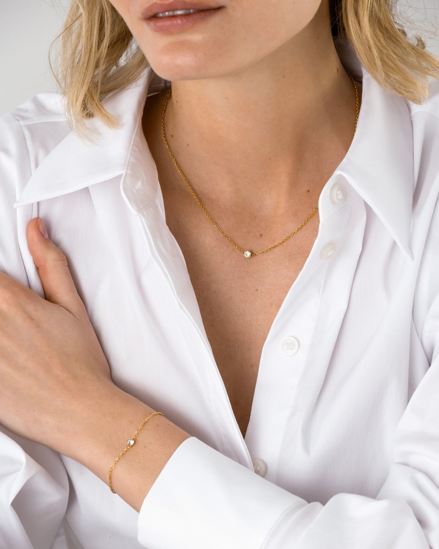 Thin diamond necklace