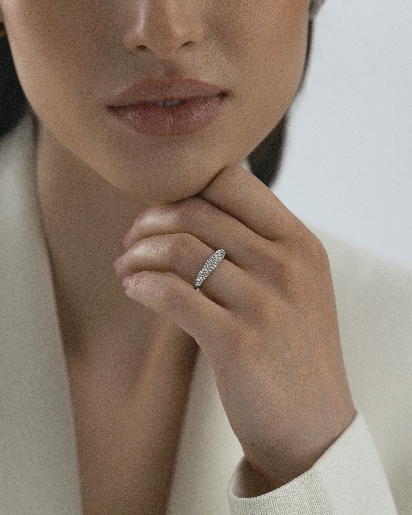 Pavé precious ring