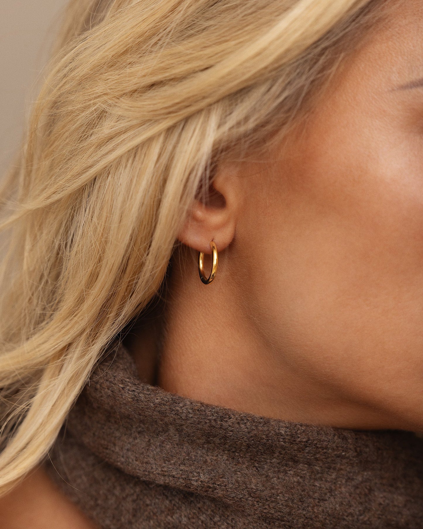 Slim Medium Hoops