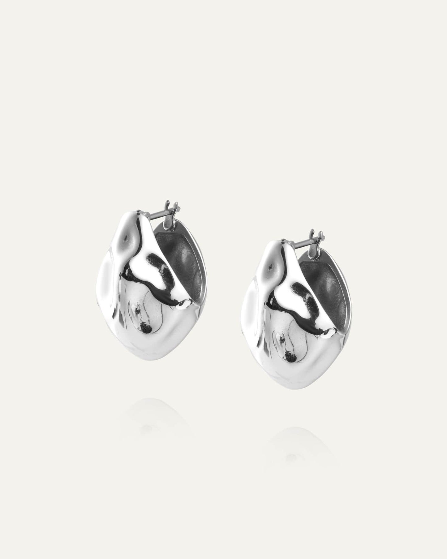 WAVY BOLDED DROP EARRING