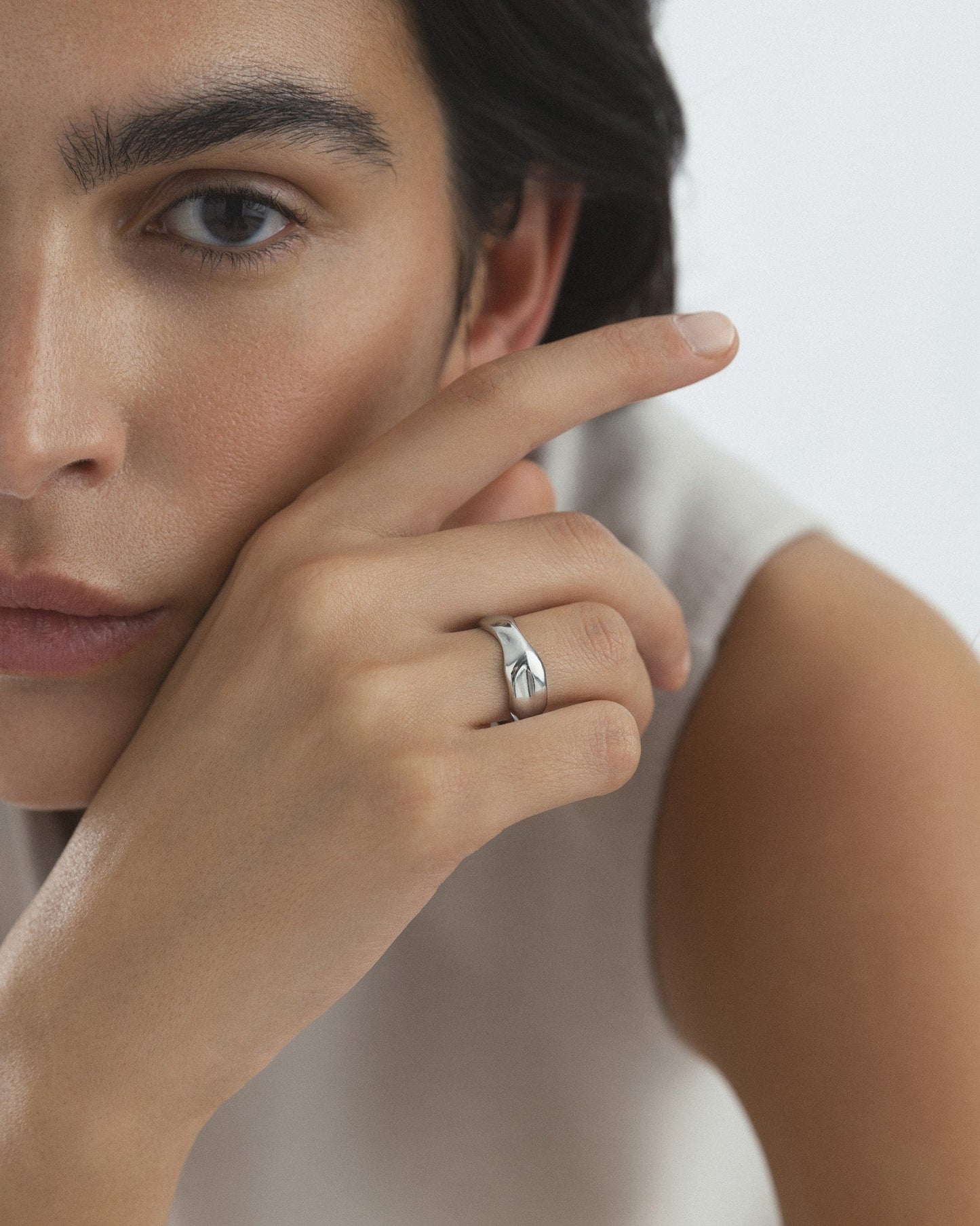 WAVY BOLDED SILVER RING