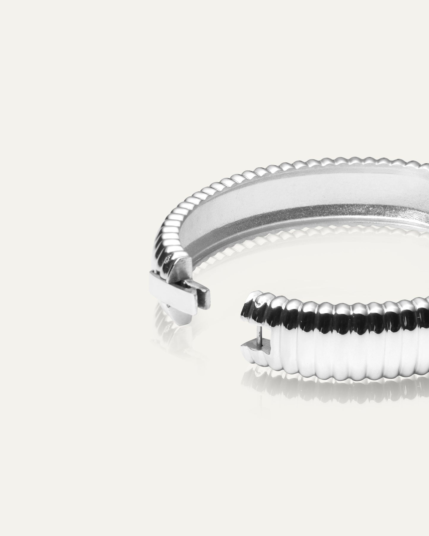 Retro Ribbed Silver Bangle