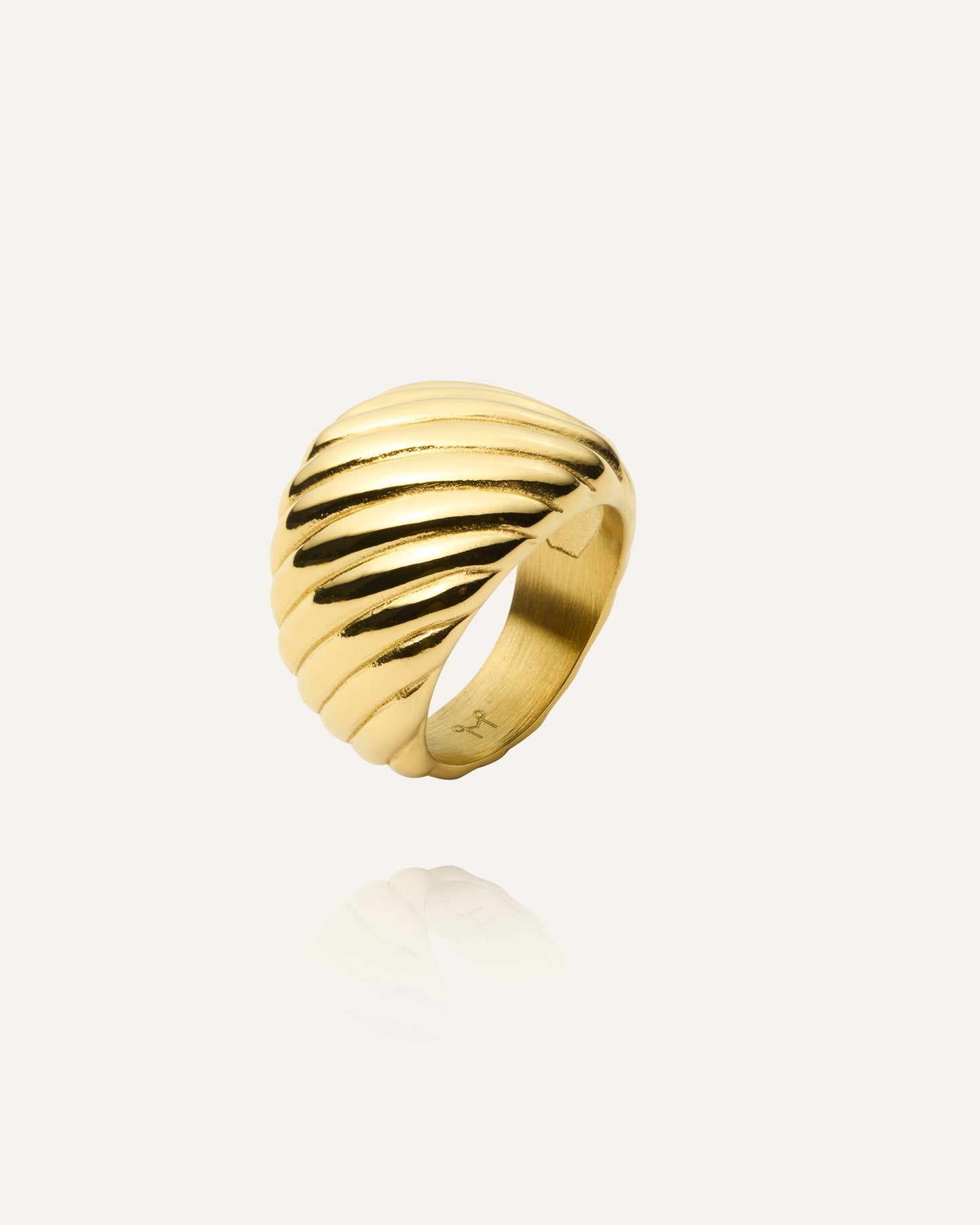 Curved Ribbed Ring