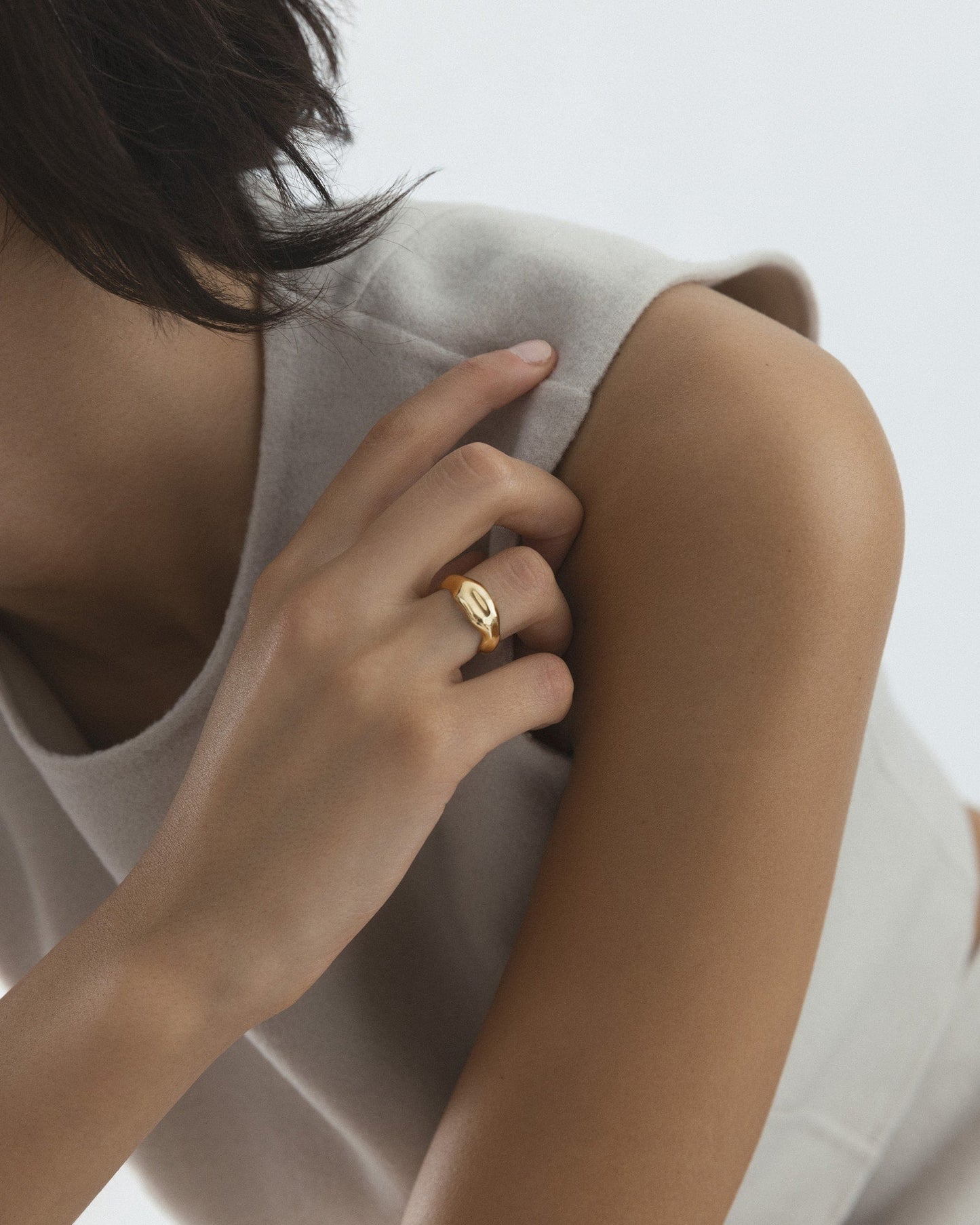 WAVY BOLDED RING